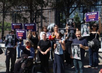 Sedef Güler’in cenazesine sarılan halının aileye gönderilmesi protesto edildi