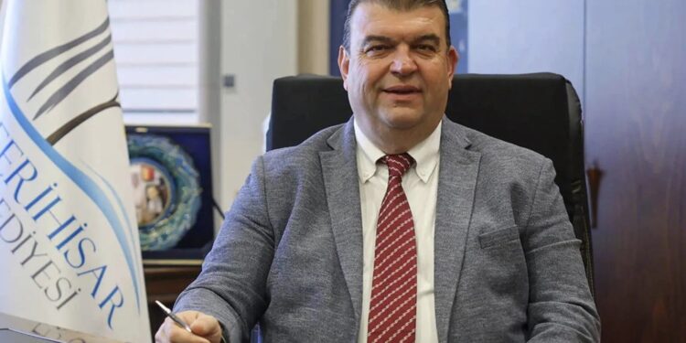 Seferihisar Belediye Başkanı görevden alındı