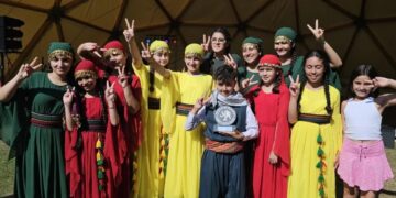 Kürt folklor ekibi Galler’de birincilik kazandı