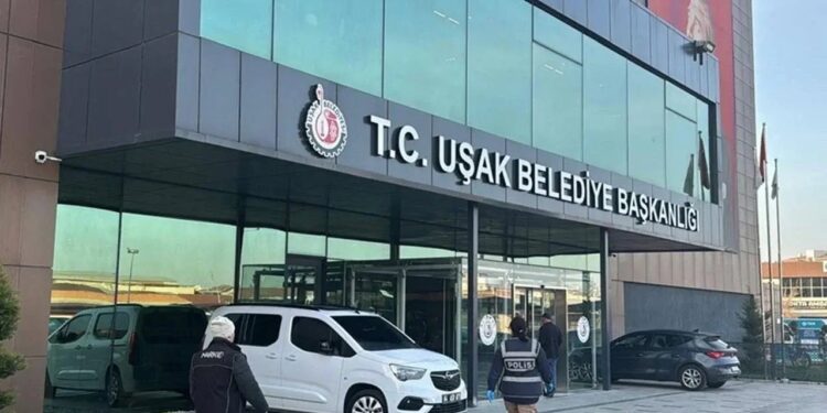 Uşak Belediyesi soruşturması: 15 kişi gözaltına alındı