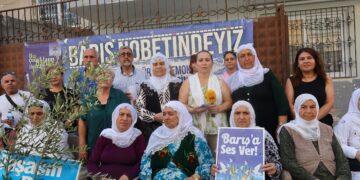 İHD Mersin Şubesi ‘Adalet Nöbeti’ başlattı: Barış için somut adım atılsın