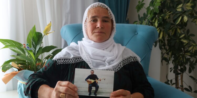Ayağı kırılan tutsak 9 gündür hastaneye götürülmüyor: Sadece baston, sargı bezi ve krem verildi
