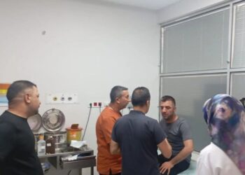 Wan’da, hasta ve yakınları sağlık çalışanına saldırdı