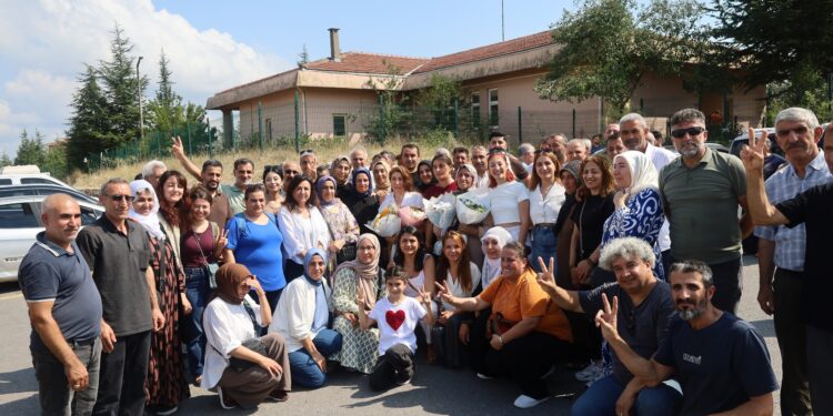 30 yıllık tutsak Sonay Mengütay tahliye edildi: Elimizden ne gelirse yapmaya hazırız