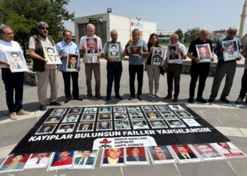Kayıp yakınları ve İHD’den birçok kentte açıklama: Şat, Vardar, Er ve Karatay’ın akıbeti soruldu