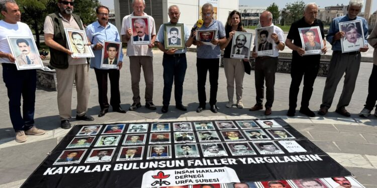 Kayıp yakınları ve İHD’den birçok kentte açıklama: Şat, Vardar, Er ve Karatay’ın akıbeti soruldu