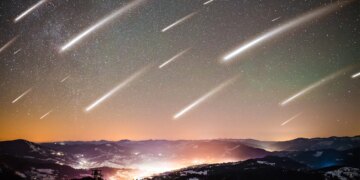 Perseid gök taşı yağmuru zirve yapıyor: Çıplak gözle nasıl ve ne zaman izlenir?