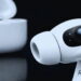 Apple, kameralı AirPods modelini iptal etti mi, etmedi mi?