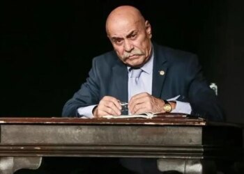 Türk tiyatrosunda acı kayıp: Usta sanatçı Faruk Günuğur hayatını kaybetti