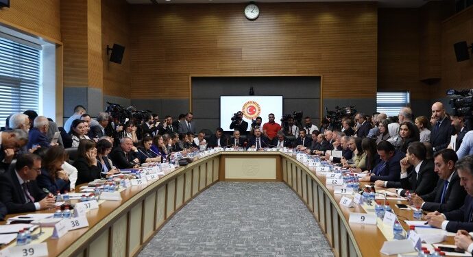 CHP’li Taşkın: Demokratikleşme olmalı