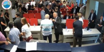 Menderes Belediyesi AKP’ye geçti