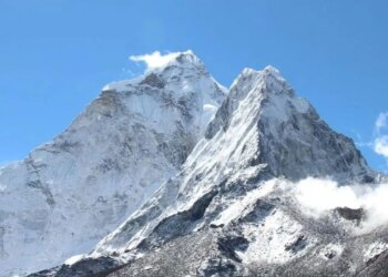 Dünyanın en yüksek noktasında kabus: Everest’in ‘ölüm bölgesi’ insan vücuduna ne yapıyor?