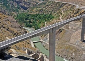 Botan Köprüsü’nde şüpheli ölüm: 12 yaşındaki çocuk yaşamını yitirdi