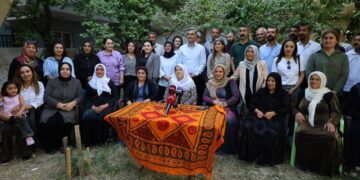 Wan’da ifadeye çağrılan annelere dayanışma ziyareti