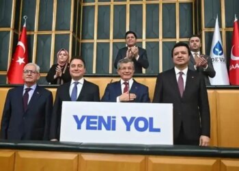 Üç milletvekili AKP’ye geçti