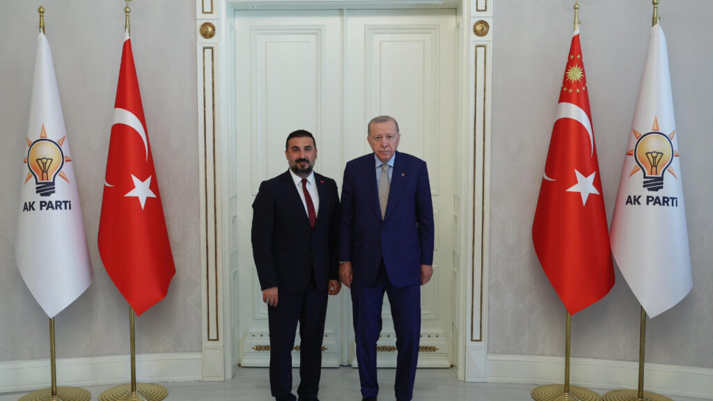 AK Parti'de 4 İle Birden Başkan Ataması
