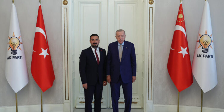 AK Parti'de 4 İle Birden Başkan Ataması