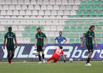 Bir Zamanlar Avrupa'da Oynuyorlardı! Eski Süper Lig Devi Denizlispor Lig Başlamadan Küme Düşüyor