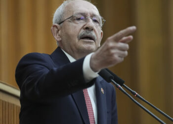 CHP'de Sular Durulmuyor! Kurultay Çağrısına 'Terörsüz Türkiye' Arası: Onursal Genel Başkanlık Masada
