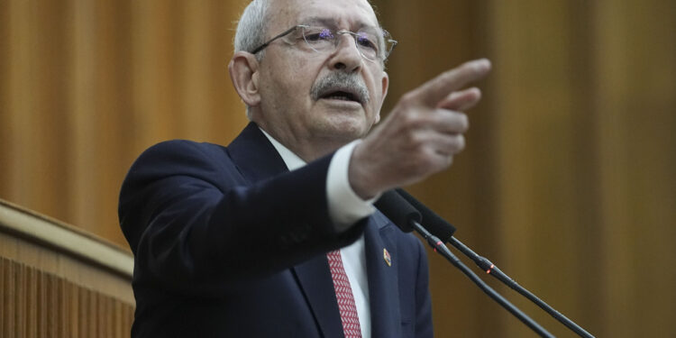 CHP'de Sular Durulmuyor! Kurultay Çağrısına 'Terörsüz Türkiye' Arası: Onursal Genel Başkanlık Masada