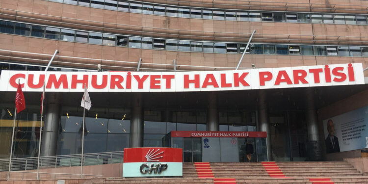 CHP'de YENİ Parti Depremi Depremi Sürüyor: 4 Belediye Başkanı İstifa Etti