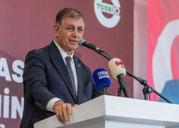 Cemil Tugay AK Parti'ye mi Geçiyor? Yol Haritasını Bu Sözlerle Duyurdu
