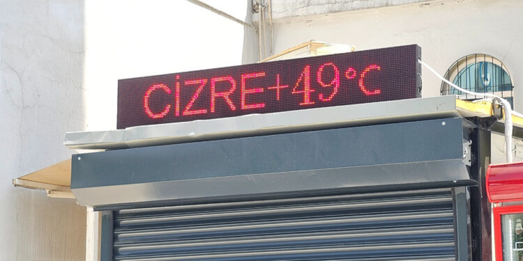 Cizre'de Termometreler 49 Dereceye Dayandı, Sokaklar Bomboş Kaldı