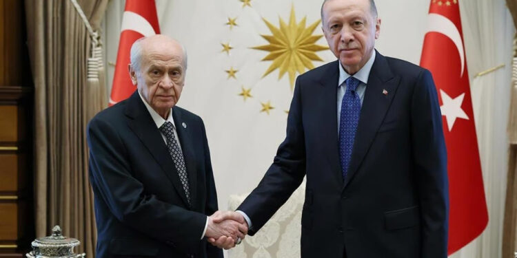 Cumhurbaşkanı Erdoğan Devlet Bahçeli ile Görüşecek: 'Çerçeve Yasa' Teklifi Sonrası Beştepe'de Kritik Zirve