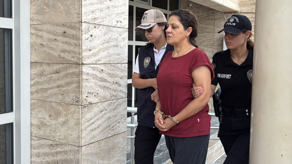 Cumhurbaşkanı Erdoğan'a Suikast Timinde Yer Alan İhraç Yüzbaşı Burkay Karatepe'nin Ablası Adliyeye Sevk Edildi