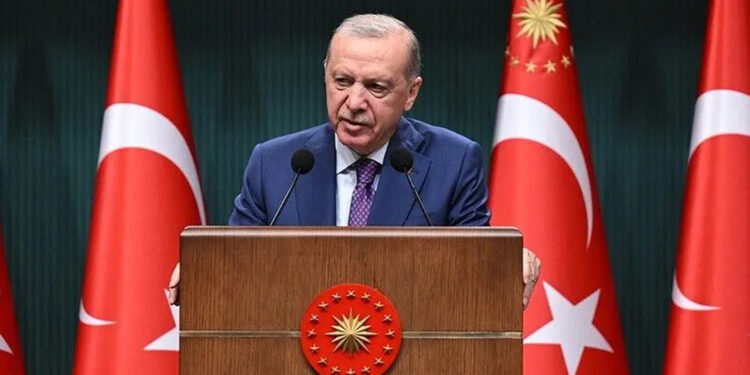 Cumhurbaşkanı Erdoğan'dan Kabine Sonrası 'Terörsüz Türkiye' Çağrısı: 'Gizli Ajandamız Yok, Herkes Çözümün Parçası Olmalı'