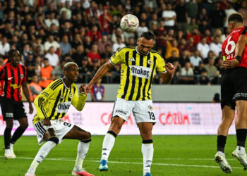 Fenerbahçe Sezona Yenilgiyle Başladı