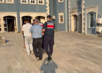 Göçmen Kaçakçılarına 23 İlde Ağır Darbe: 31 Şüpheli Tutuklandı, Çok Sayıda Araca El Konuldu
