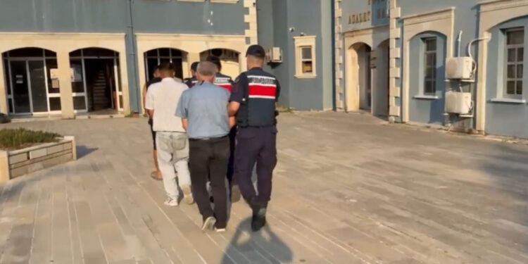 Göçmen Kaçakçılarına 23 İlde Ağır Darbe: 31 Şüpheli Tutuklandı, Çok Sayıda Araca El Konuldu