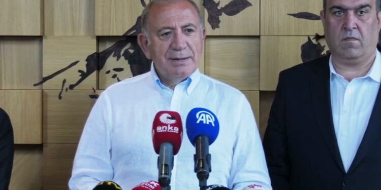 Görevden Alındı mı? Gürsel Tekin'den Bomba Açıklamalar: 'Kefenimi Giydim, O Başkanlar Radarımda'