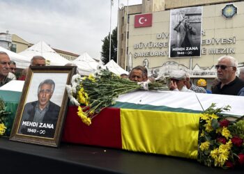 Mehdi Zana son yolculuğuna uğurlandı