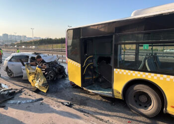 İstanbul Küçükçekmece'de Katliam Gibi Kaza! 3 Kişi Can Verdi, İETT'den İlk Açıklama Geldi
