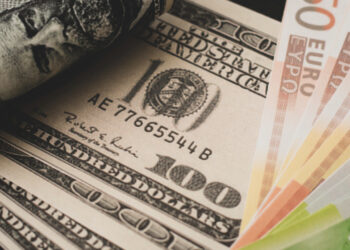 Küresel Piyasalar Gerilimle Sarsıldı: Dolar ve Euroda Günün İlk Rakamları