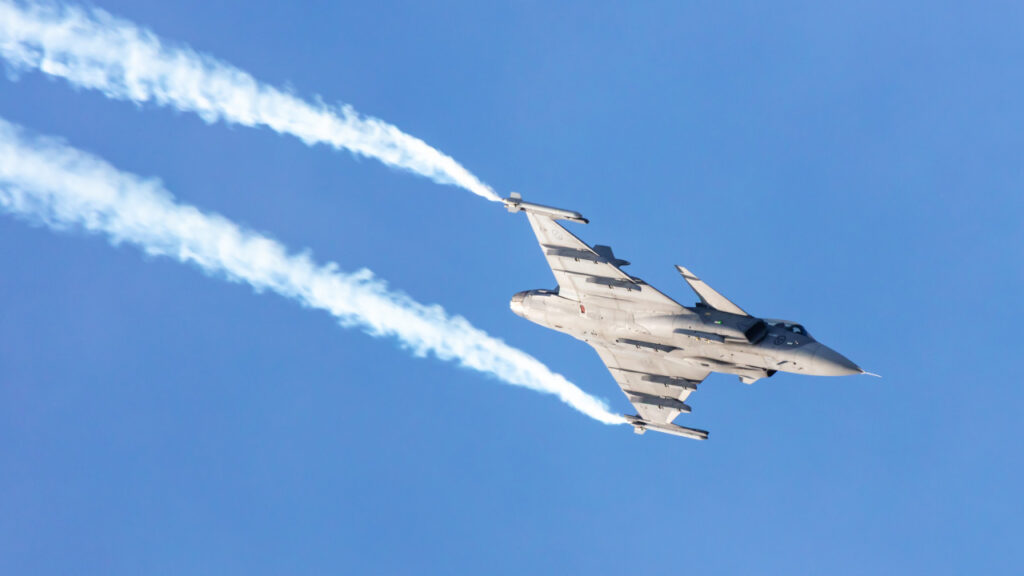 Macaristan'da Savaş Uçağı Kazası! Pilot Son Anda Kurtuldu