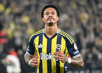 Oosterwolde'de Transfer Sorusuna Olay Yanıt: Fenerbahçe'ye Sorun