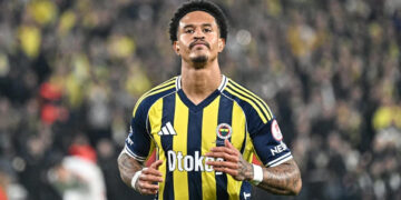 Oosterwolde'de Transfer Sorusuna Olay Yanıt: Fenerbahçe'ye Sorun