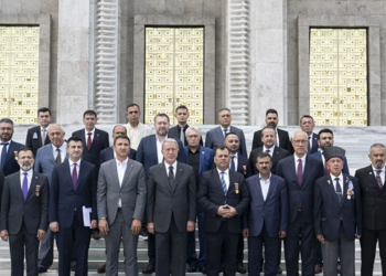 Şehit Aileleri ve Gazilerle Görüşen Hulusi Akar’dan Düzenleme Sözü: 'Yeni Adımlar Atacağız'