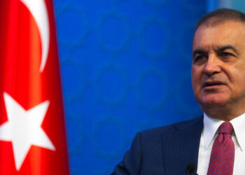 Suriye'de Taşlar Yerinden Oynuyor: Ömer Çelik Ankara'nın Yol Haritasını Duyurdu: 'Önemli Bir Eşik Geçildi'
