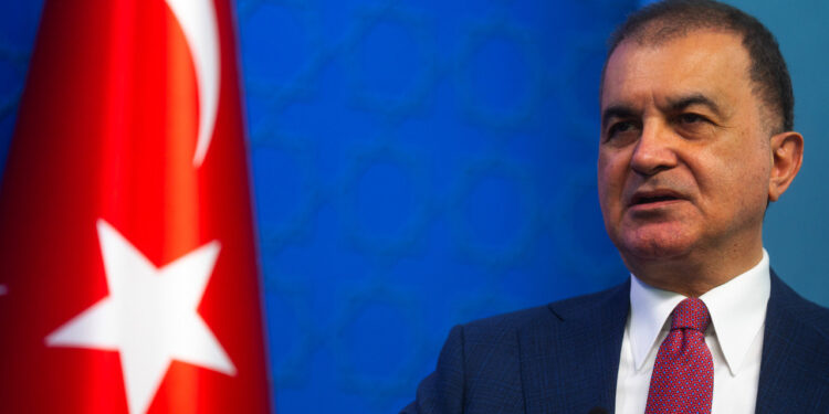 Suriye'de Taşlar Yerinden Oynuyor: Ömer Çelik Ankara'nın Yol Haritasını Duyurdu: 'Önemli Bir Eşik Geçildi'
