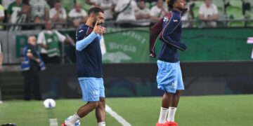 Trabzonspor-Ferencvaros Maçında Kırmızı Kart Çıktı