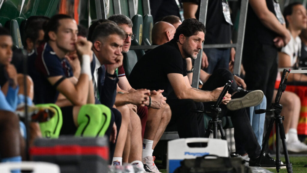 Trabzonspor Teknik Direktörü Fatih Tekke İstifa Etti