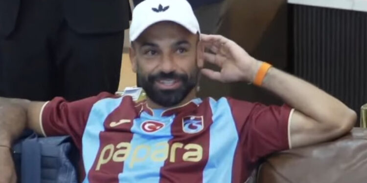 Trabzonspor Yıldızına Kavuşuyor, Muhammed Salah'ı Taşıyan Uçak İstanbul'a İndi
