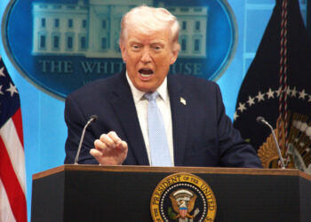 Trump ABD Medyasına Çıkıştı, Tahran'a Yüklendi: 'Anlaşma İçin Yalvarıyorlar!'
