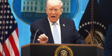Trump ABD Medyasına Çıkıştı, Tahran'a Yüklendi: 'Anlaşma İçin Yalvarıyorlar!'