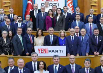 YENİ Parti Hakkında Bomba İddia: 10 Milletvekili CHP'ye Geçecek