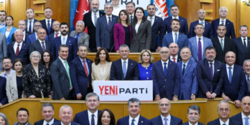 YENİ Parti Hakkında Bomba İddia: 10 Milletvekili CHP'ye Geçecek